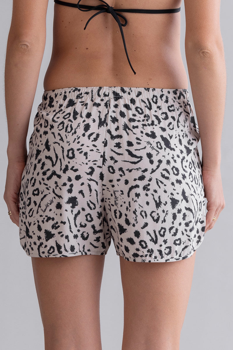 Summer Shorts Mono Leo Oatmeal | Hey Honey & Active Wear